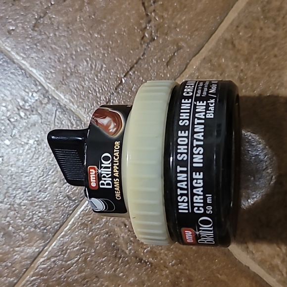 Black shoe polish - Picture 1 of 1